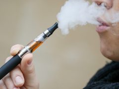 Cigarette électronique : l&rsquo;étau se resserre sur le tabac